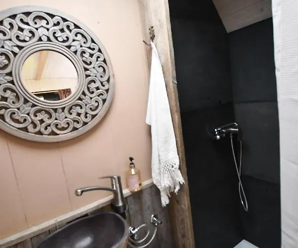 別荘 Leopold Der Lamahuetewagen